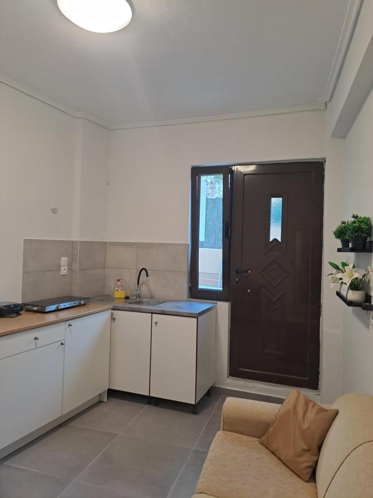 Lysandros Comfortable Apartments In Athens, Near The Metro ภายนอก รูปภาพ