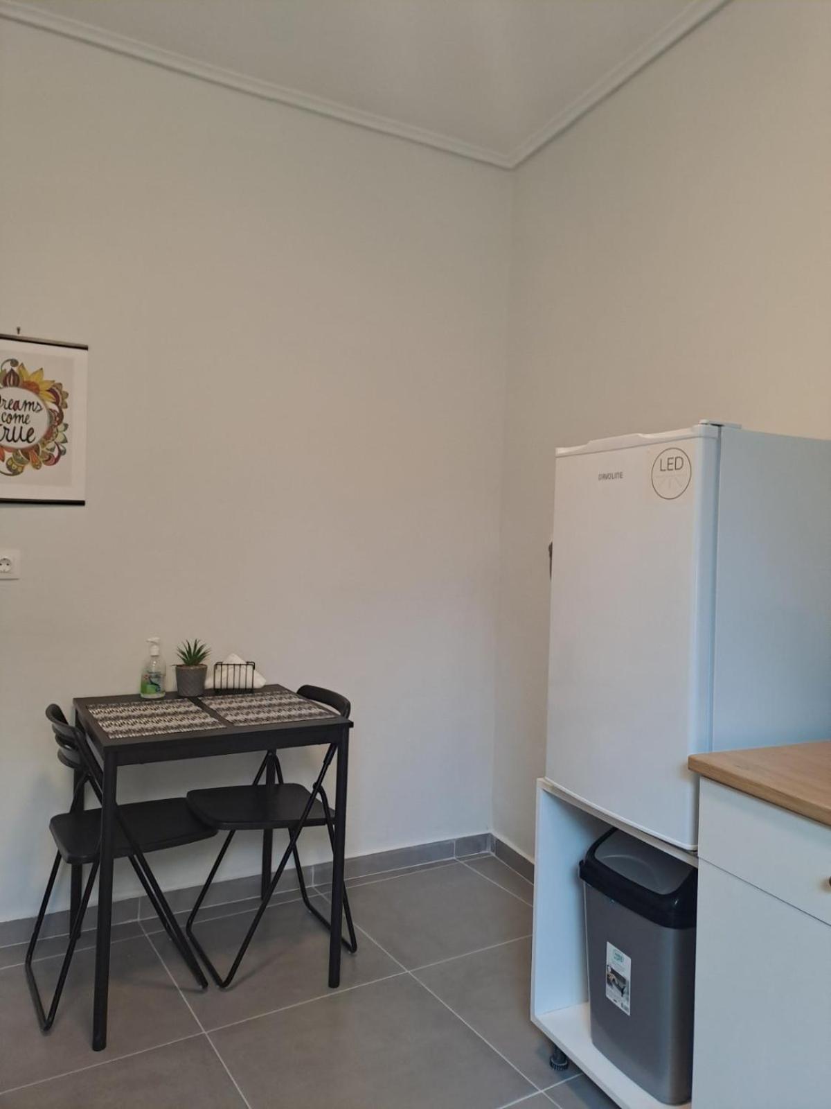 Lysandros Comfortable Apartments In Athens, Near The Metro ภายนอก รูปภาพ