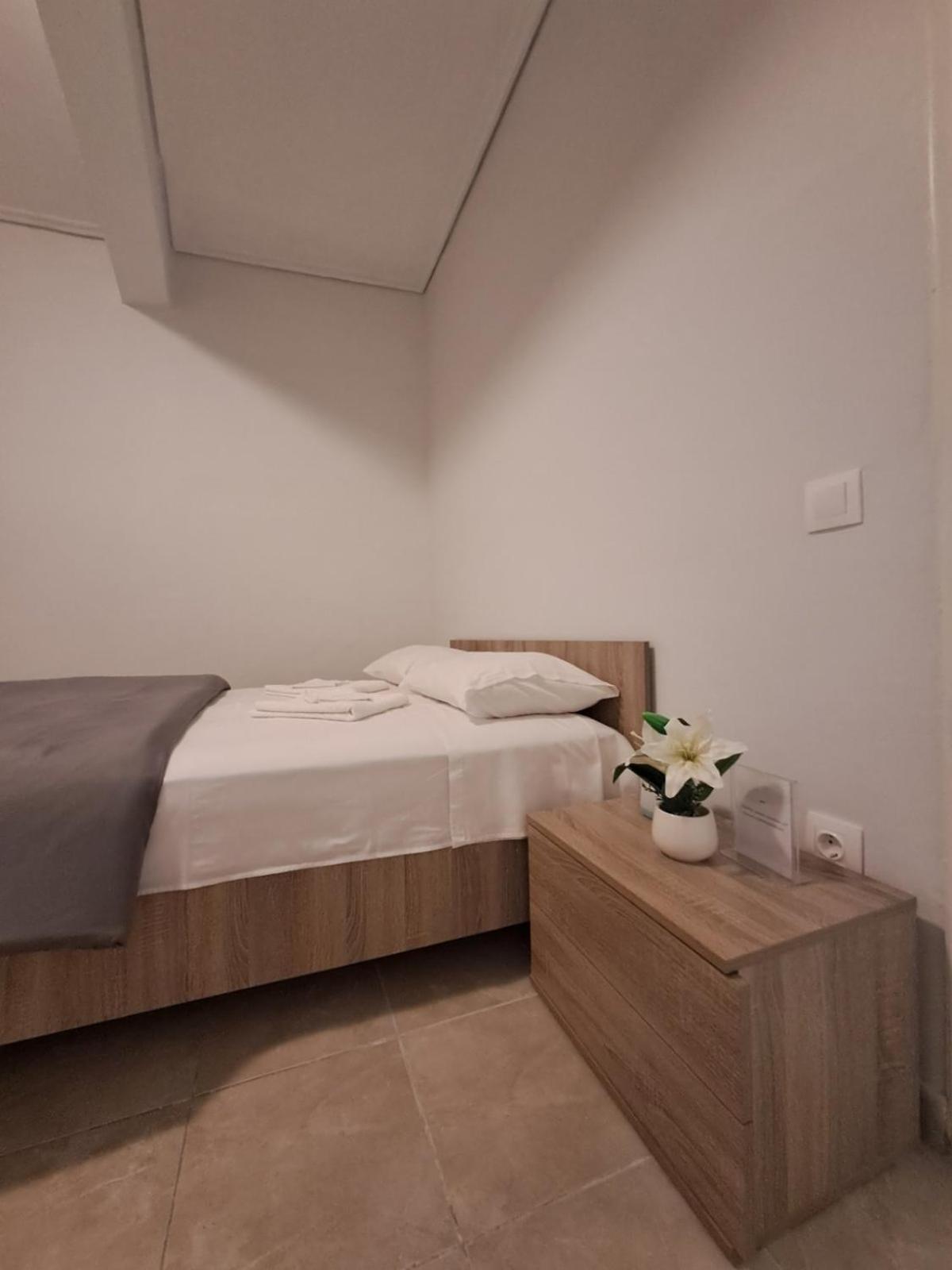 Lysandros Comfortable Apartments In Athens, Near The Metro ภายนอก รูปภาพ